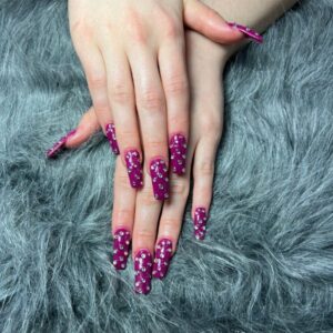 Tips to pick the right nail tech for your needs